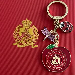 Harmony Apple with Ladybug + Dragonfly Amulet for Dissolving Conflict.